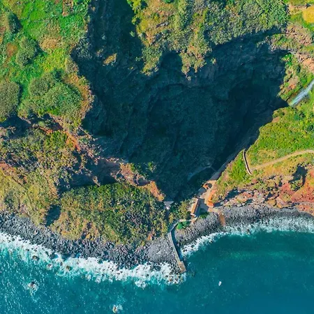 Vista Magnifica I By Madeira Daire