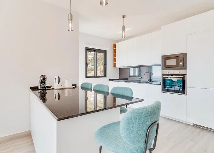 Vista Magnifica I By Madeira