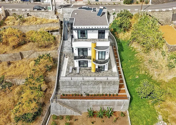 Vista Magnifica I By Madeira *